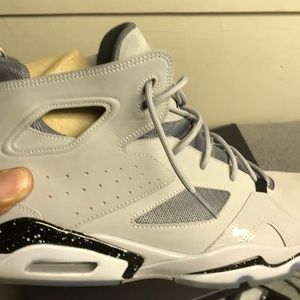 They only touch the ground one time